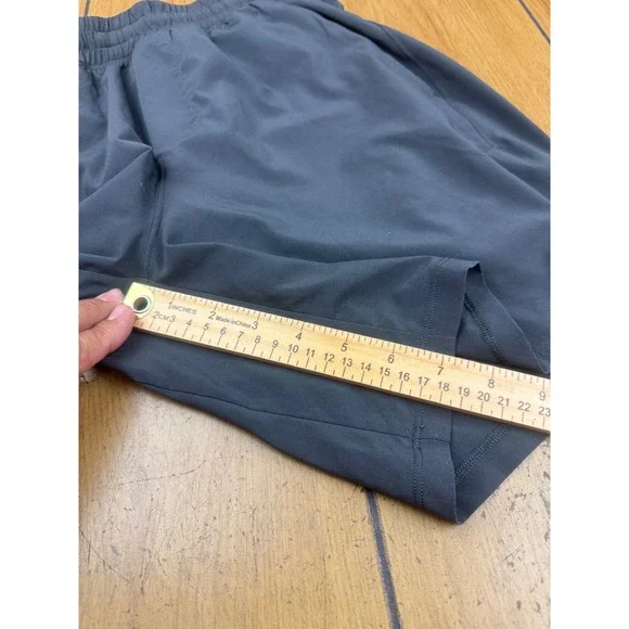 Lululemon Mens THE Short 9 Inch Charcoal Grey Mesh Panel Athletic Gym Shorts M - Picture 6 of 16